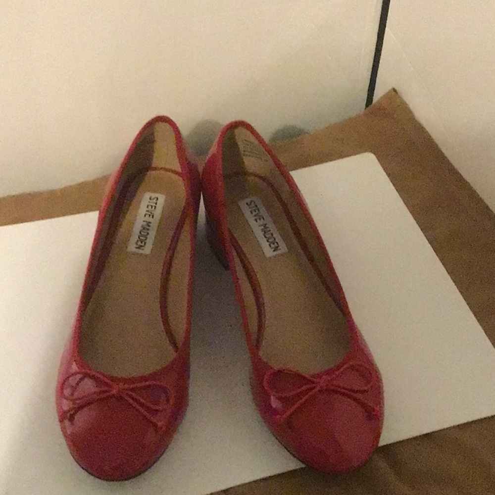 Steve Madden 7.5 Red Flats